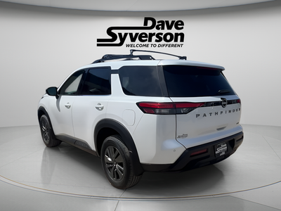 2026 Nissan Pathfinder SV