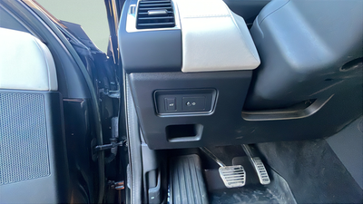 2023 Land Rover Discovery Metropolitan Edition