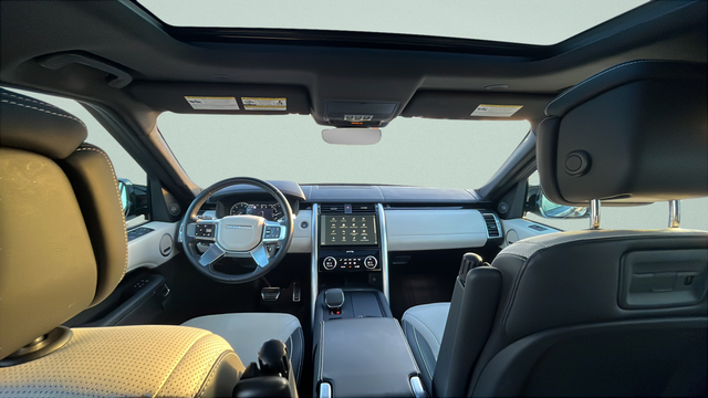 2023 Land Rover Discovery Metropolitan Edition